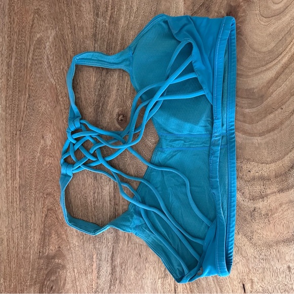 Size 10 blue lululemon bra! - Picture 2 of 2